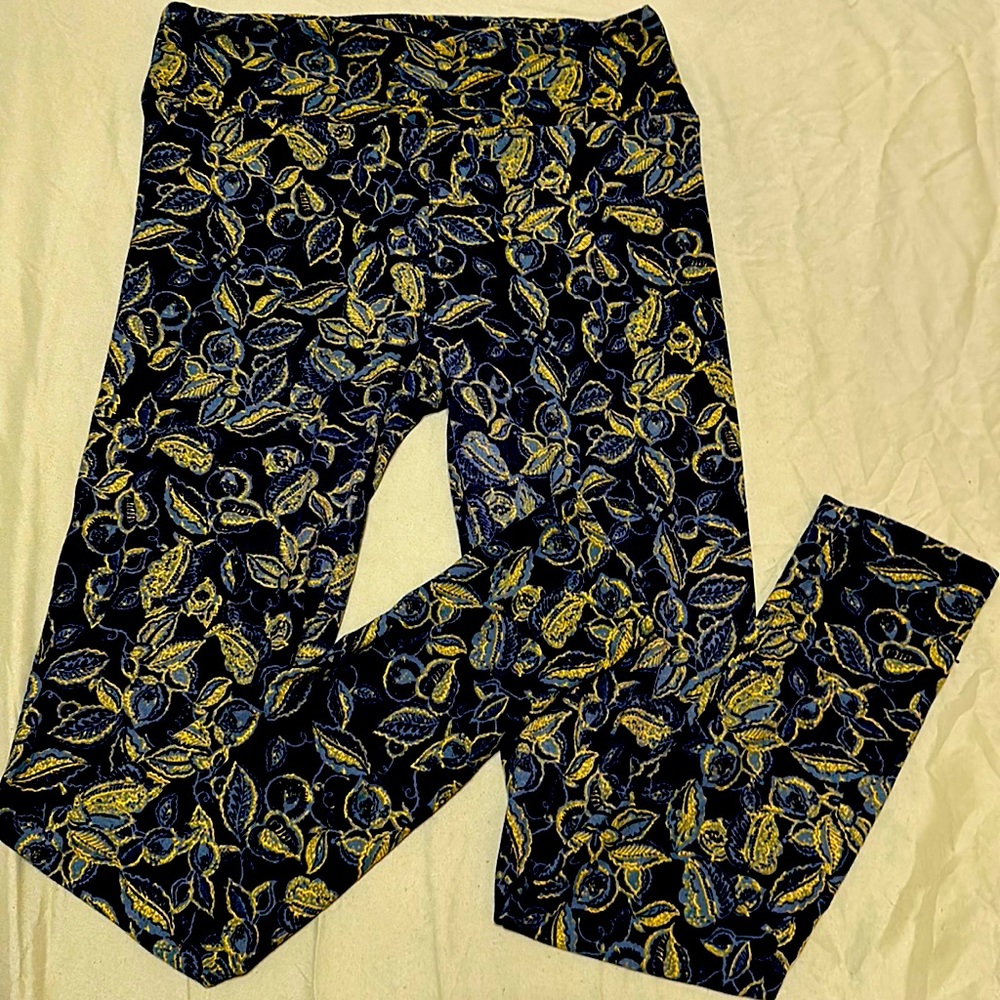 LulaRoe leaf patterned leggings OS